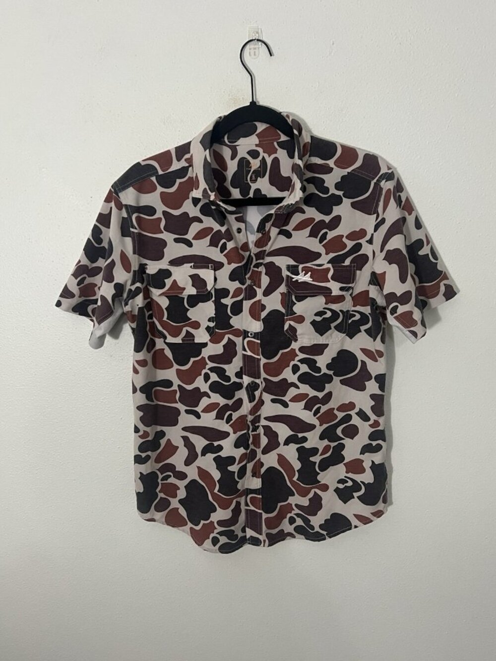 Two Dove Outdoors Men’s Brown Camo Snap Down Shirt Size Small